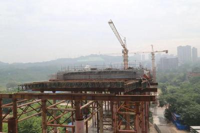 泸州市河东长江大桥项目顺利封顶