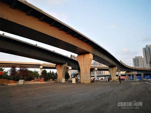 三棵树跨线桥正式开通 京哈高速堵车,文昌桥林大上桥口开拆,会展长江路高架桥下辅路加紧施工